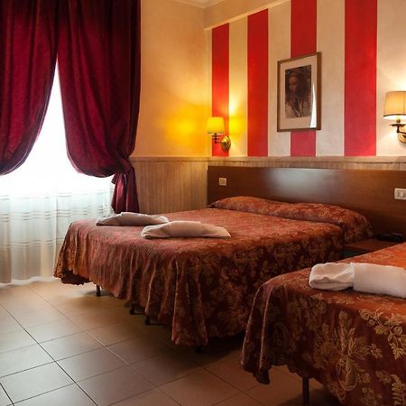 Hotel Pyramid Rom Zimmer foto